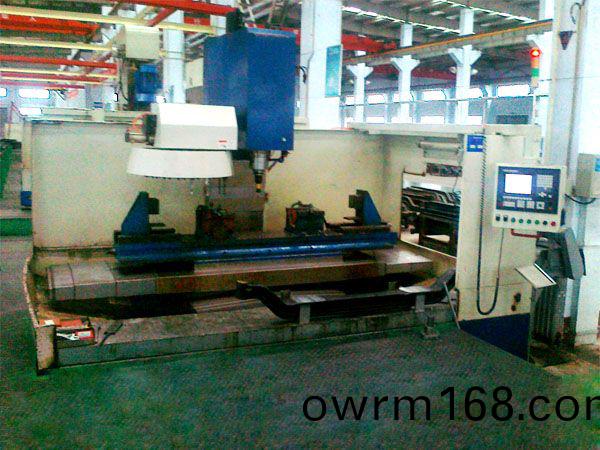 前(qian)軸(zhou)十(shi)孔(kong)加(jia)工(gong)專用立(li)式(shi)加工