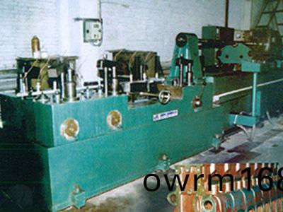 柴油(you)機缸(gang)體(ti)凸(tu)輪軸孔精鉸組(zu)郃機(ji)牀(chuang)